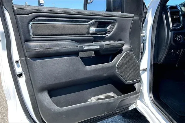 2023 Ram 1500 Laramie thumbnail 17