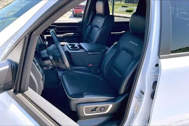 2023 Ram 1500 Laramie thumbnail 18
