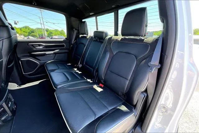 2023 Ram 1500 Laramie thumbnail 19