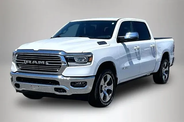 2023 Ram 1500 Laramie thumbnail 2