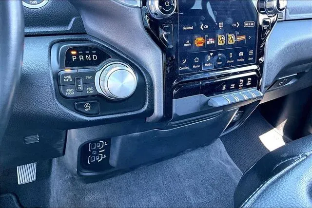 2023 Ram 1500 Laramie thumbnail 24