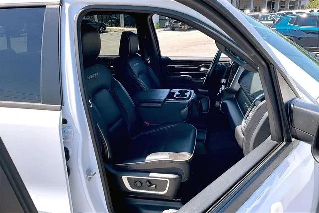 2023 Ram 1500 Laramie thumbnail 26