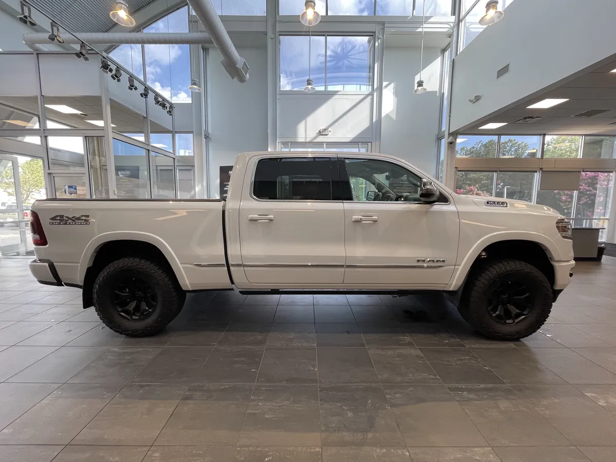 2023 Ram 1500 Limited thumbnail 10