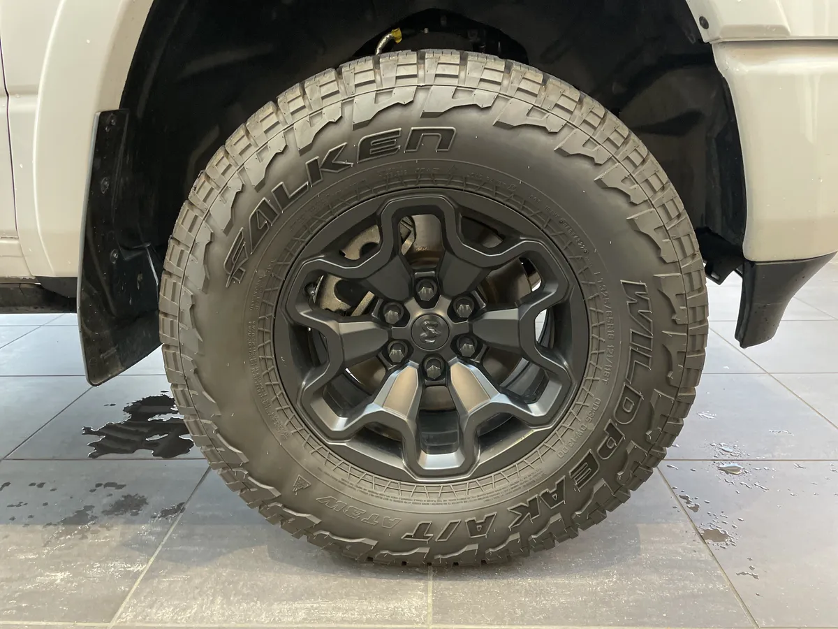 2023 Ram 1500 Limited thumbnail 11
