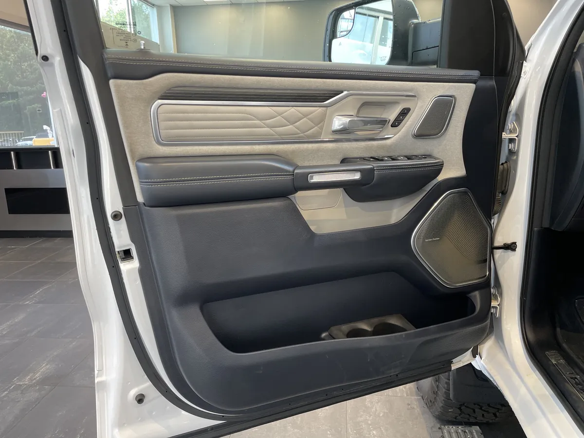 2023 Ram 1500 Limited thumbnail 13