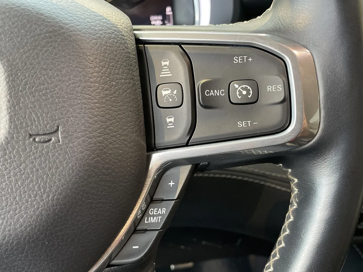 2023 Ram 1500 Limited thumbnail 19