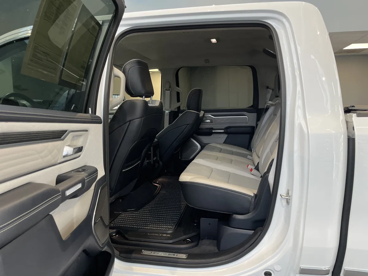 2023 Ram 1500 Limited thumbnail 33