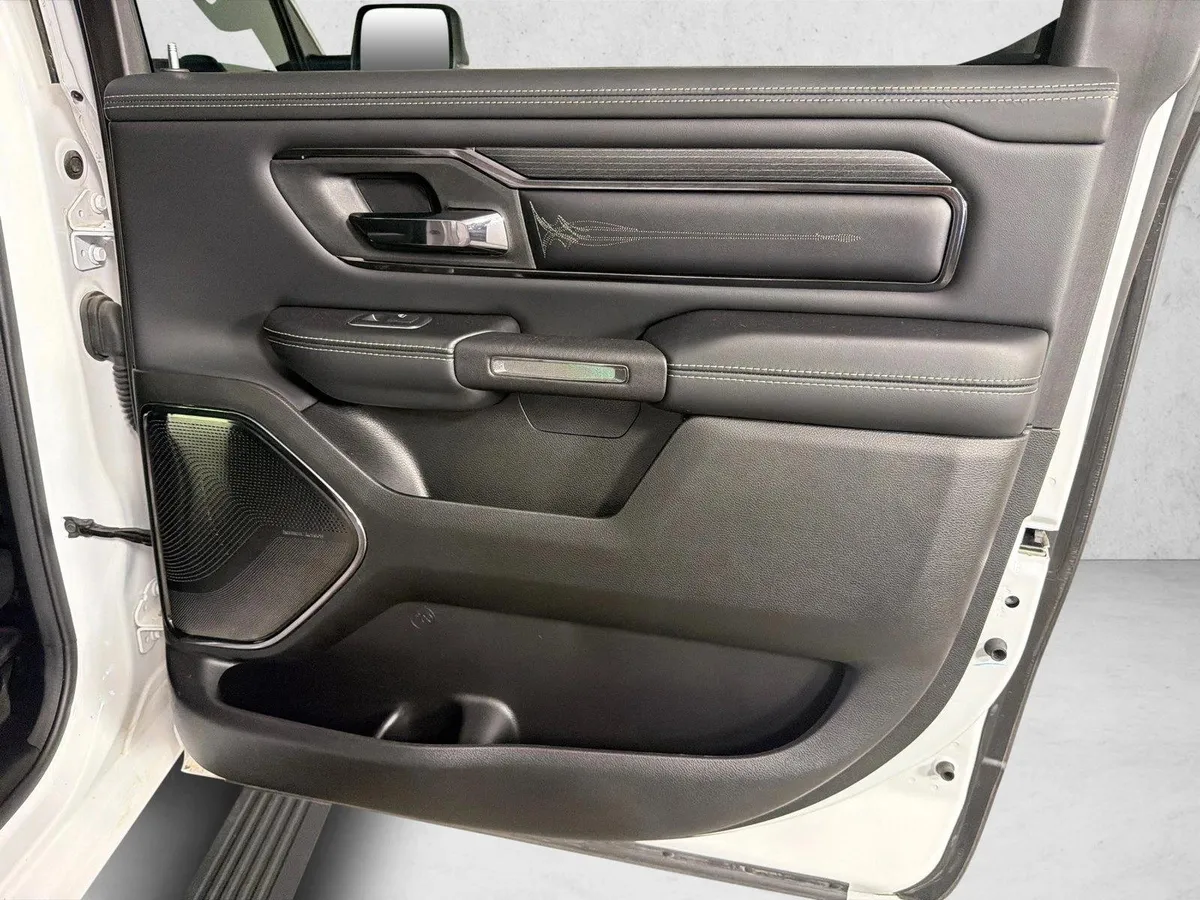 2023 Ram 1500 Limited thumbnail 17