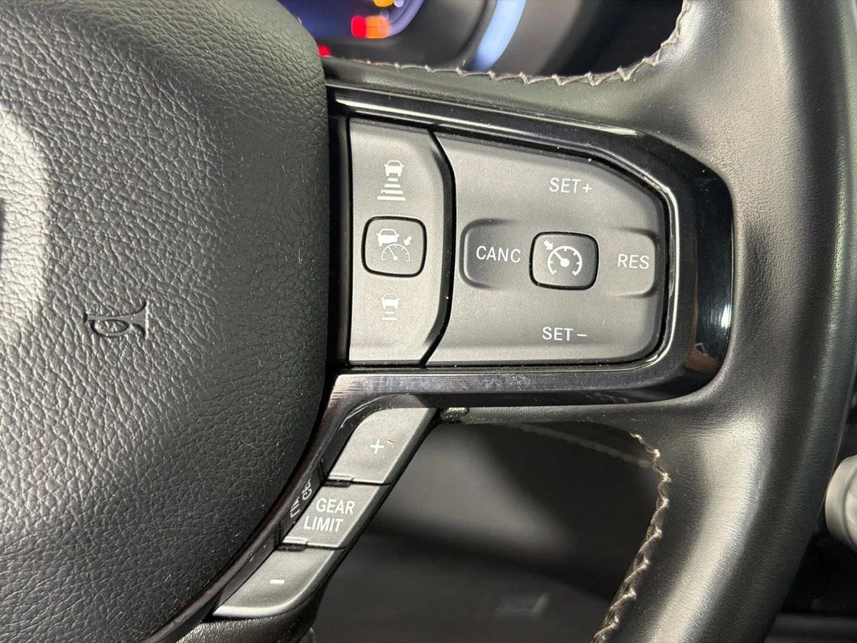 2023 Ram 1500 Limited thumbnail 26