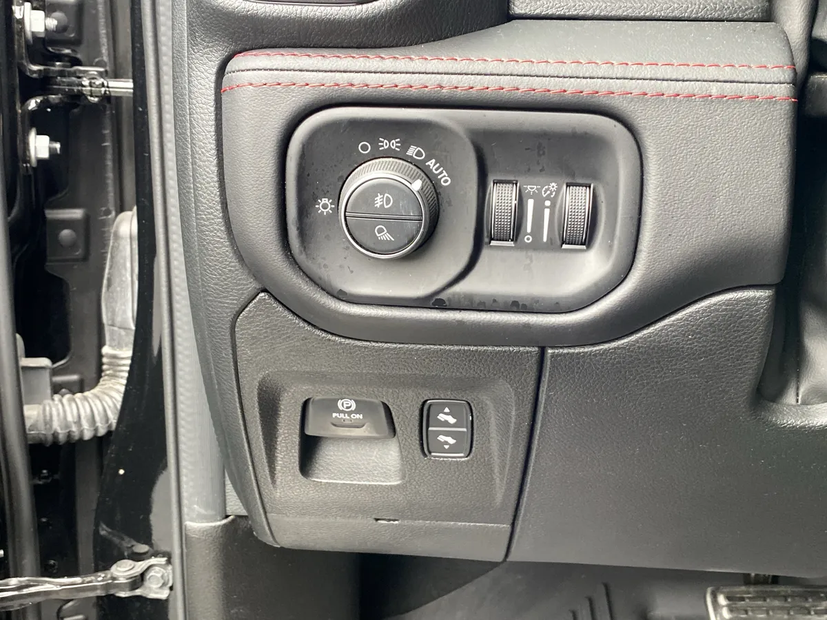2023 Ram 1500 TRX thumbnail 28