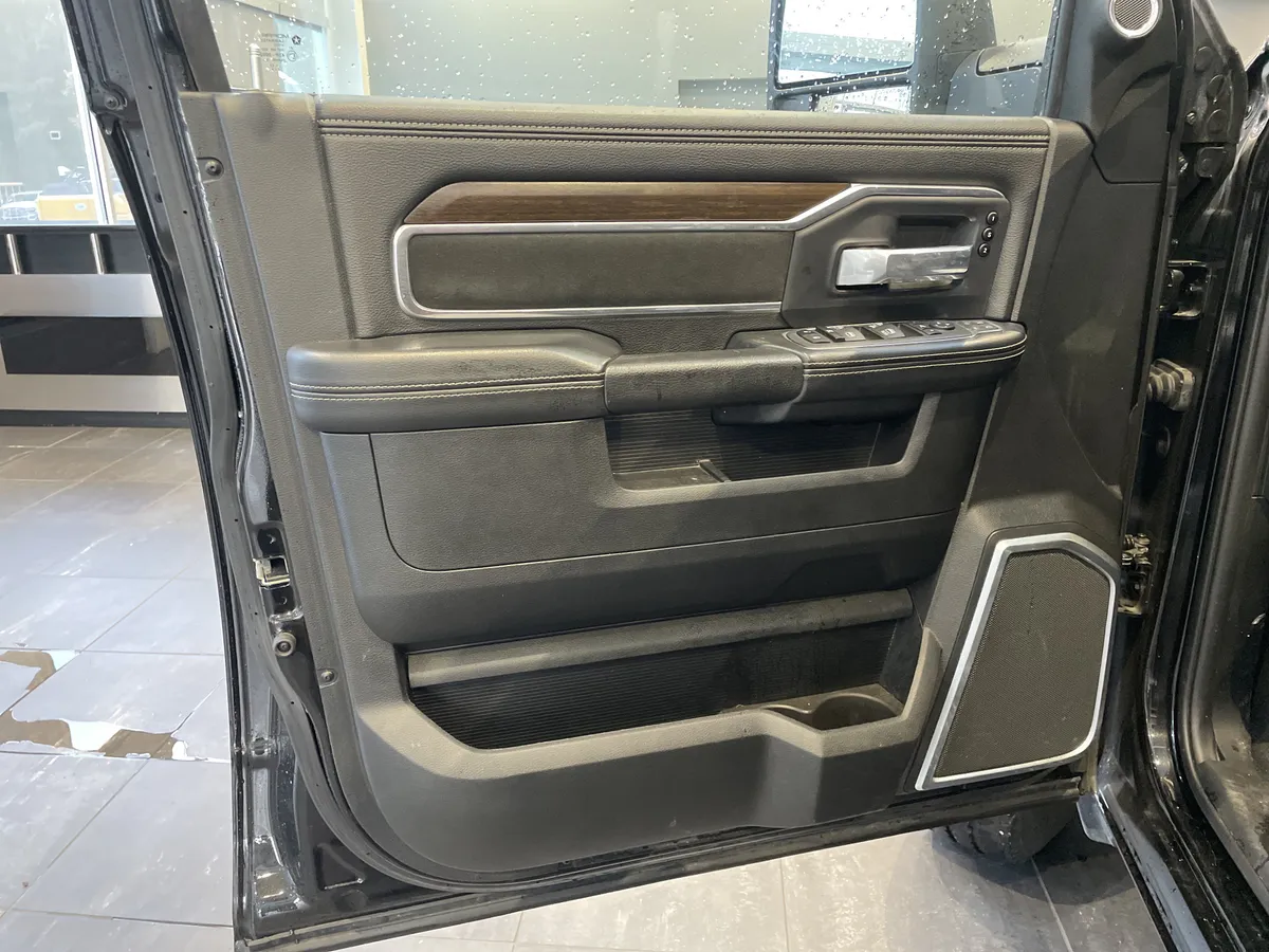 2023 Ram 2500 Laramie thumbnail 12