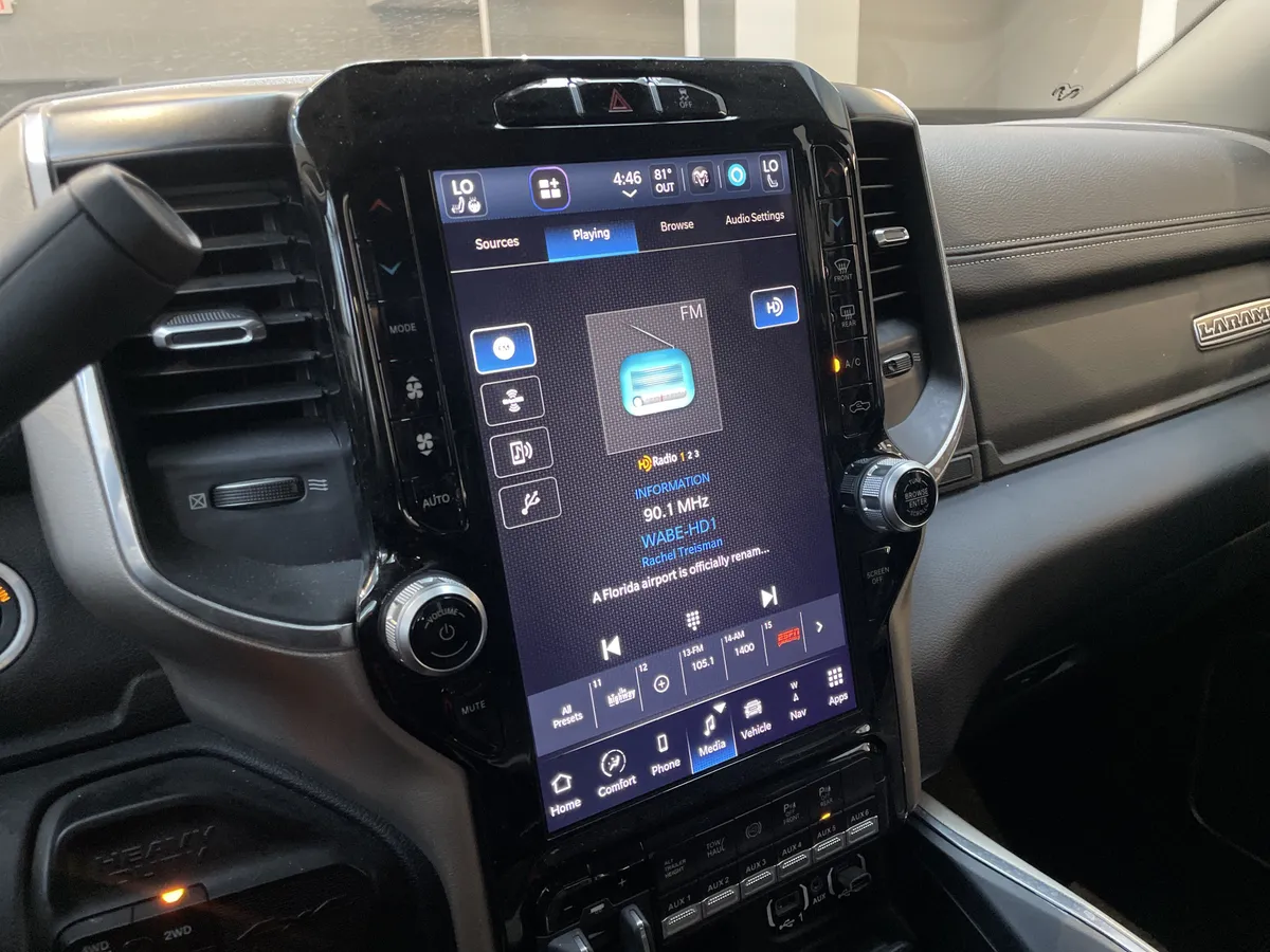 2023 Ram 2500 Laramie thumbnail 22