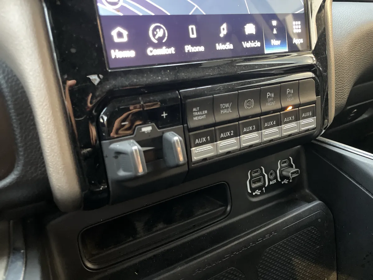 2023 Ram 2500 Laramie thumbnail 25