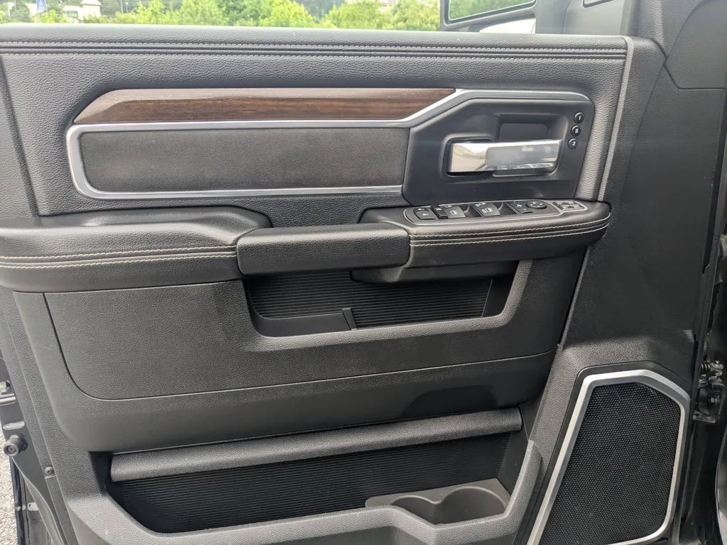 2023 Ram 2500 Laramie thumbnail 11