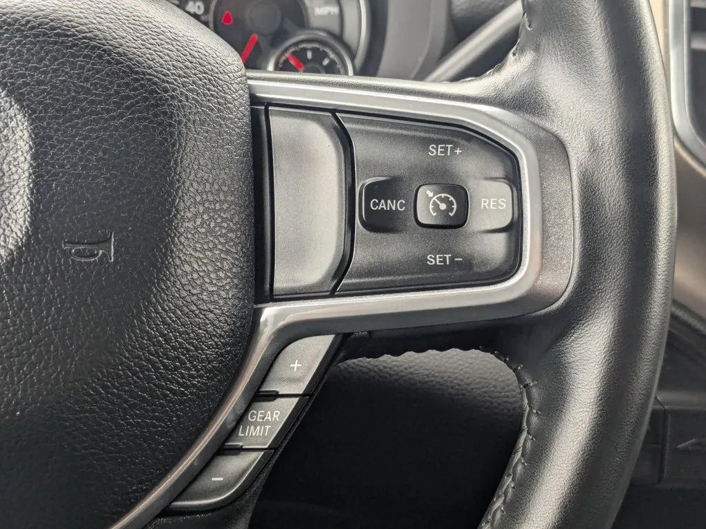 2023 Ram 2500 Laramie thumbnail 23