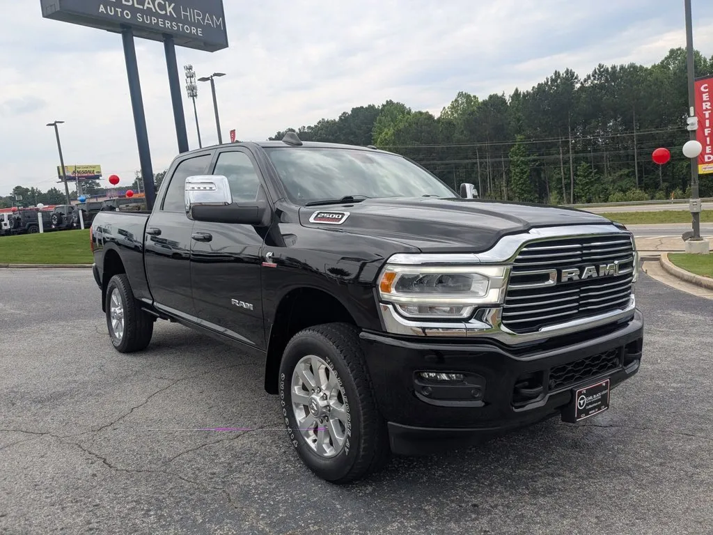2023 Ram 2500 Laramie thumbnail 3