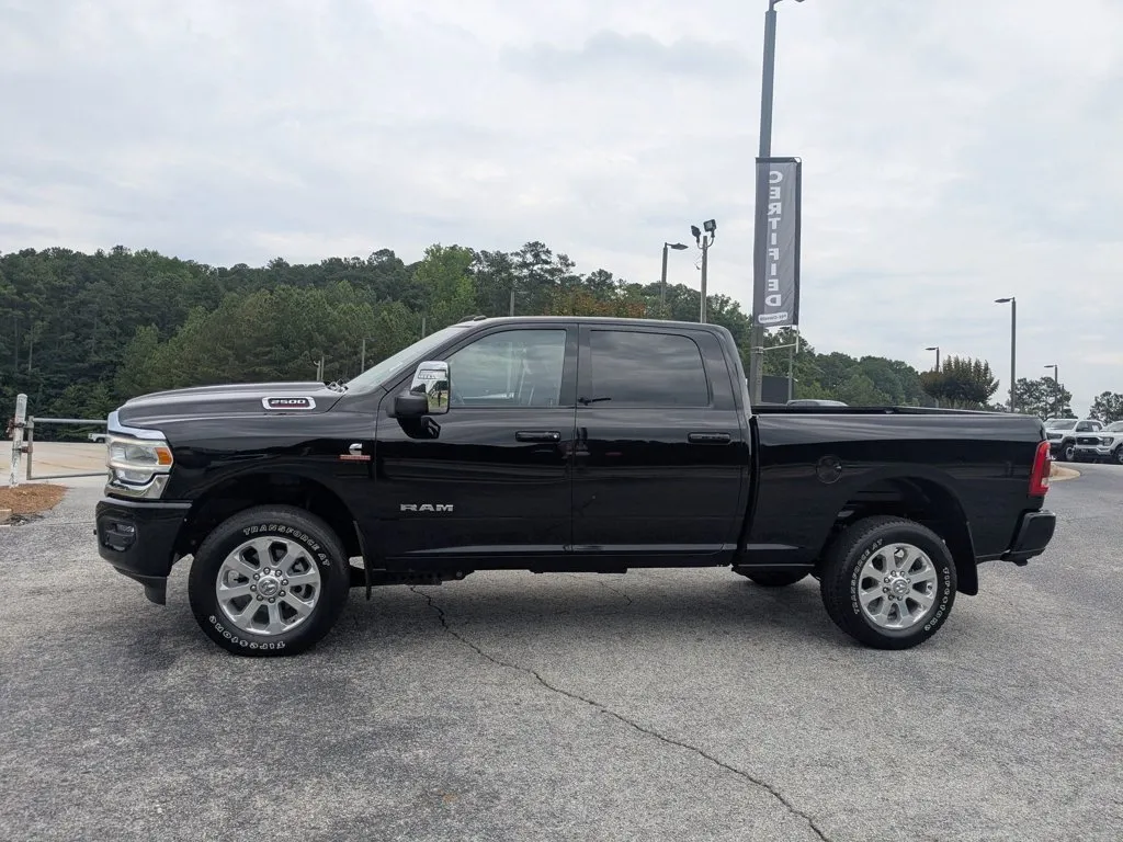 2023 Ram 2500 Laramie thumbnail 8