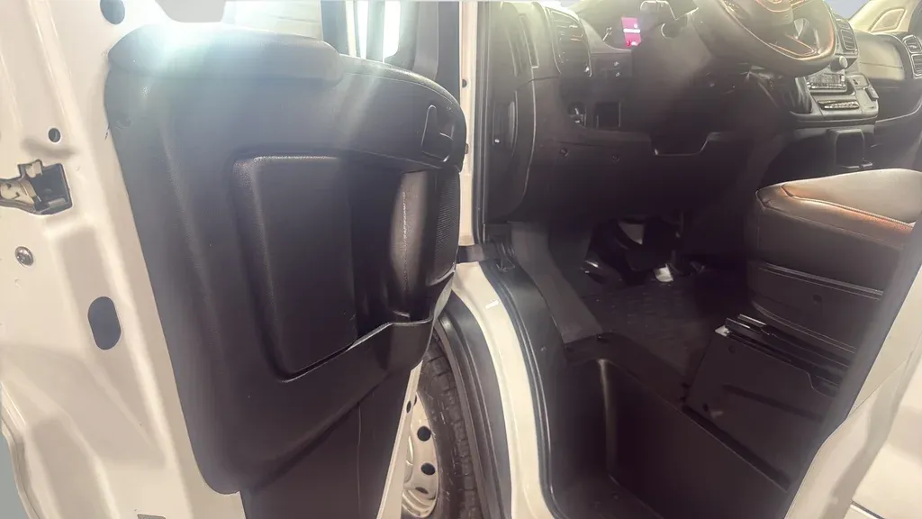 2023 Ram ProMaster 2500 High Roof thumbnail 11