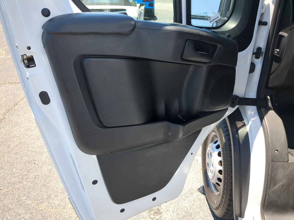 2023 Ram ProMaster Cargo Van thumbnail 13