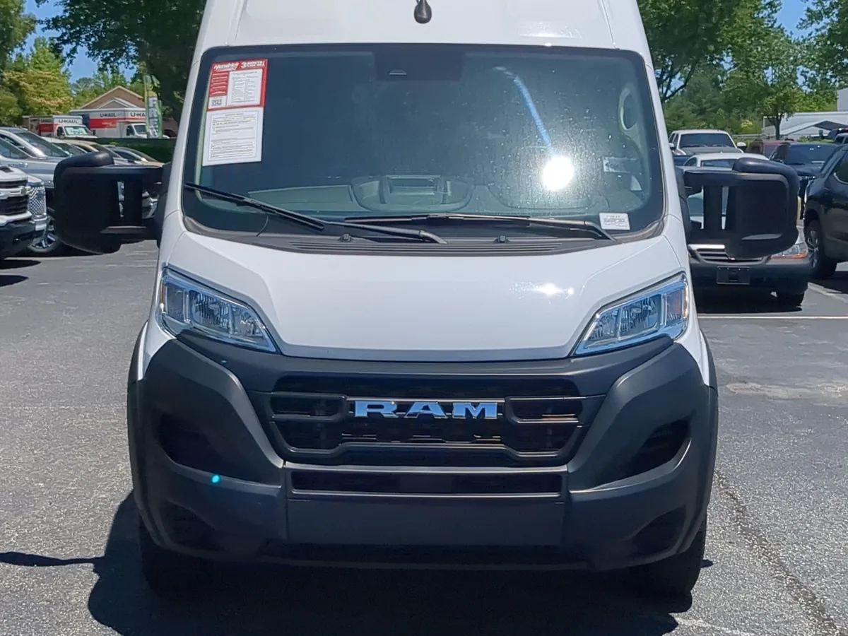 2023 Ram ProMaster Cargo Van thumbnail 2