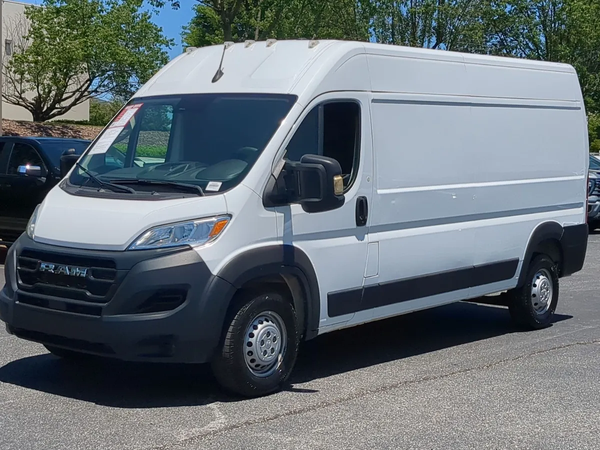 2023 Ram ProMaster Cargo Van thumbnail 4