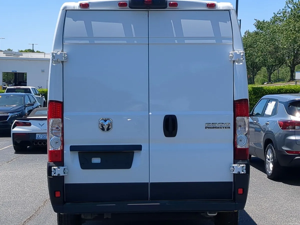 2023 Ram ProMaster Cargo Van thumbnail 8