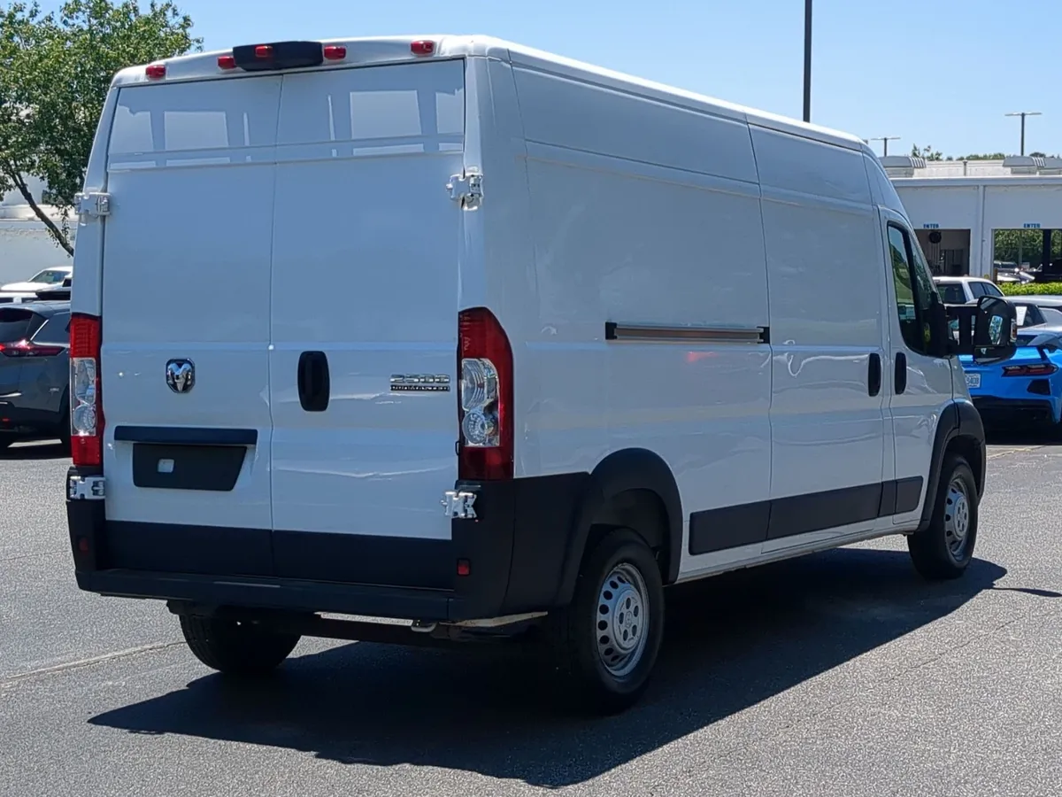 2023 Ram ProMaster Cargo Van thumbnail 9