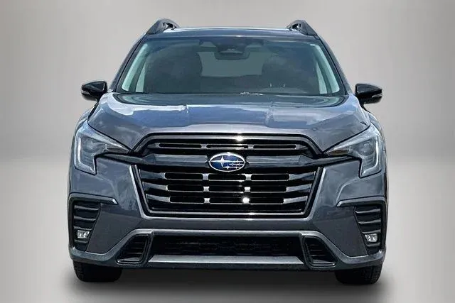 2023 Subaru Ascent Onyx Edition thumbnail 3