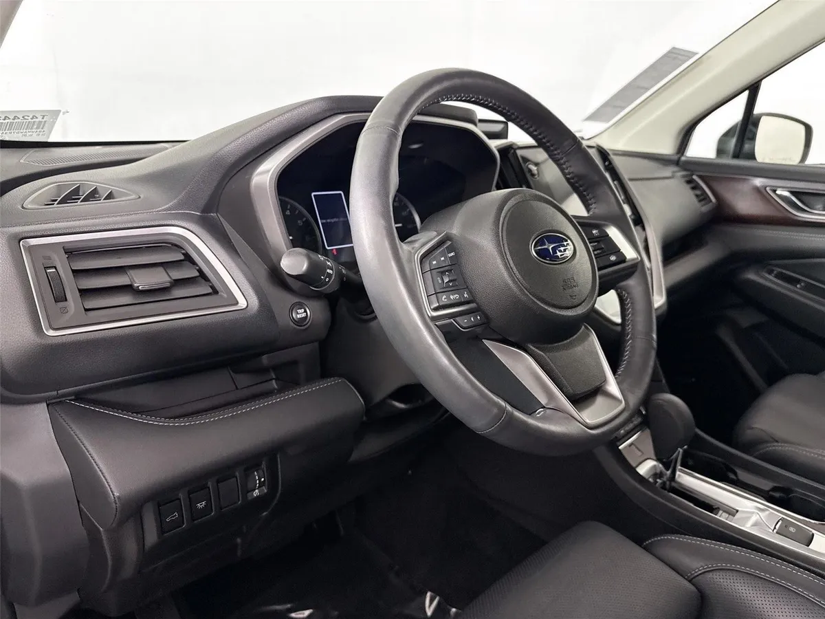 2023 Subaru Ascent Touring thumbnail 4