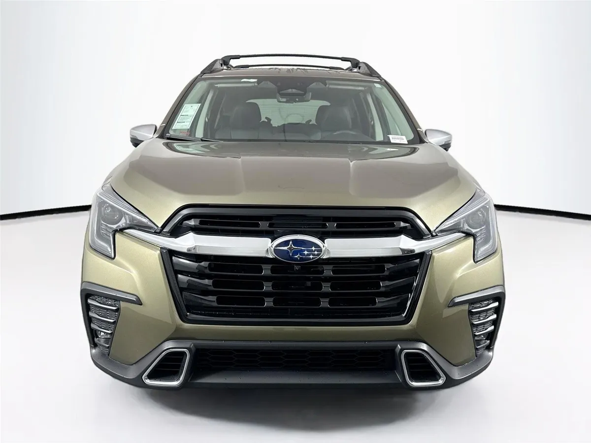 2023 Subaru Ascent Touring thumbnail 9