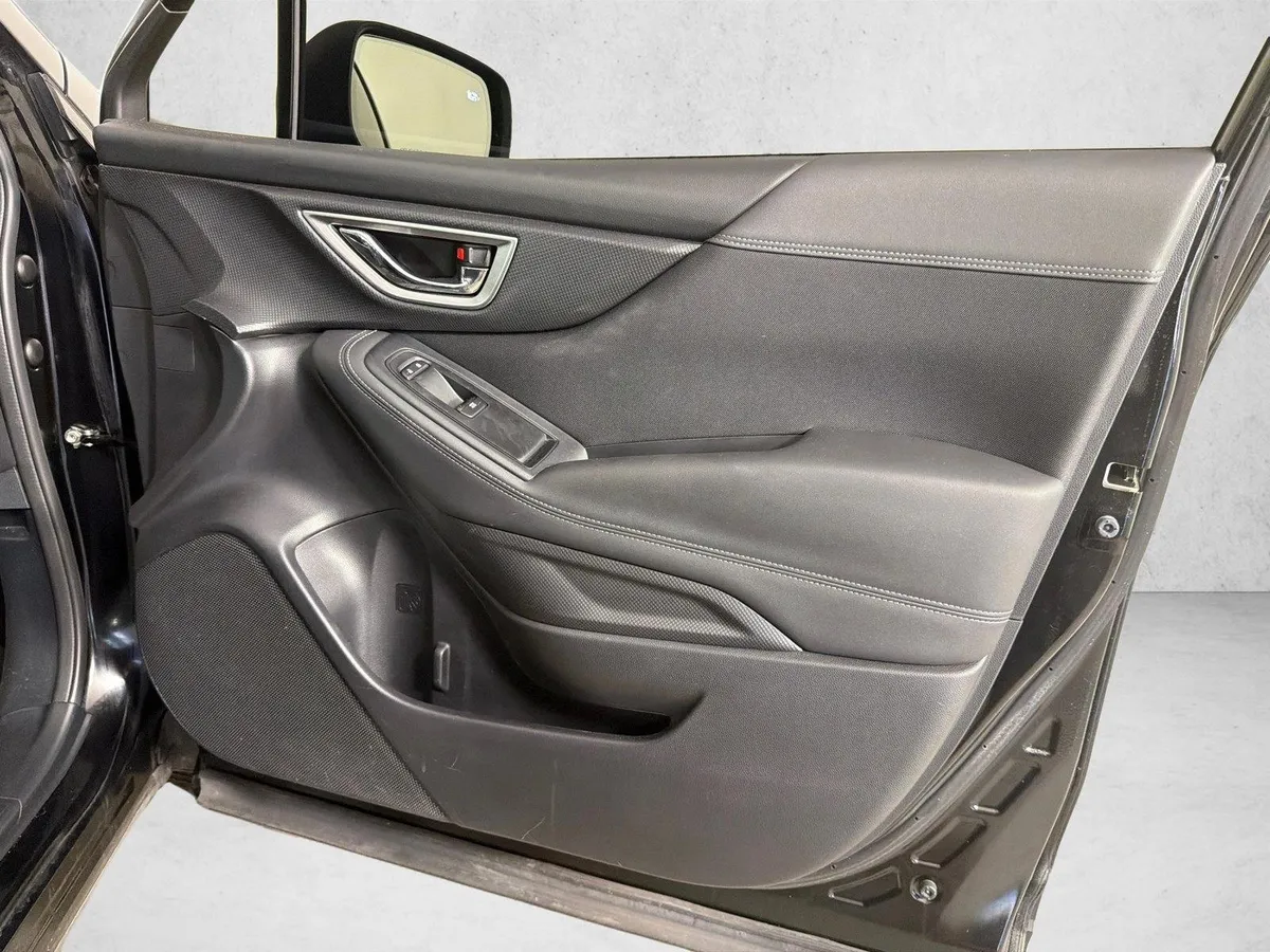 2023 Subaru Forester Premium thumbnail 15