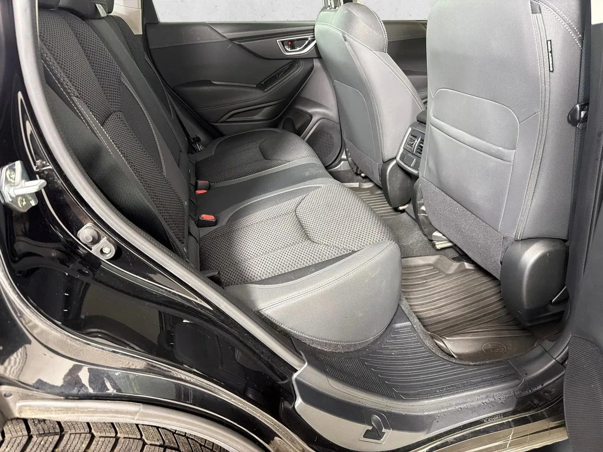 2023 Subaru Forester Premium thumbnail 16