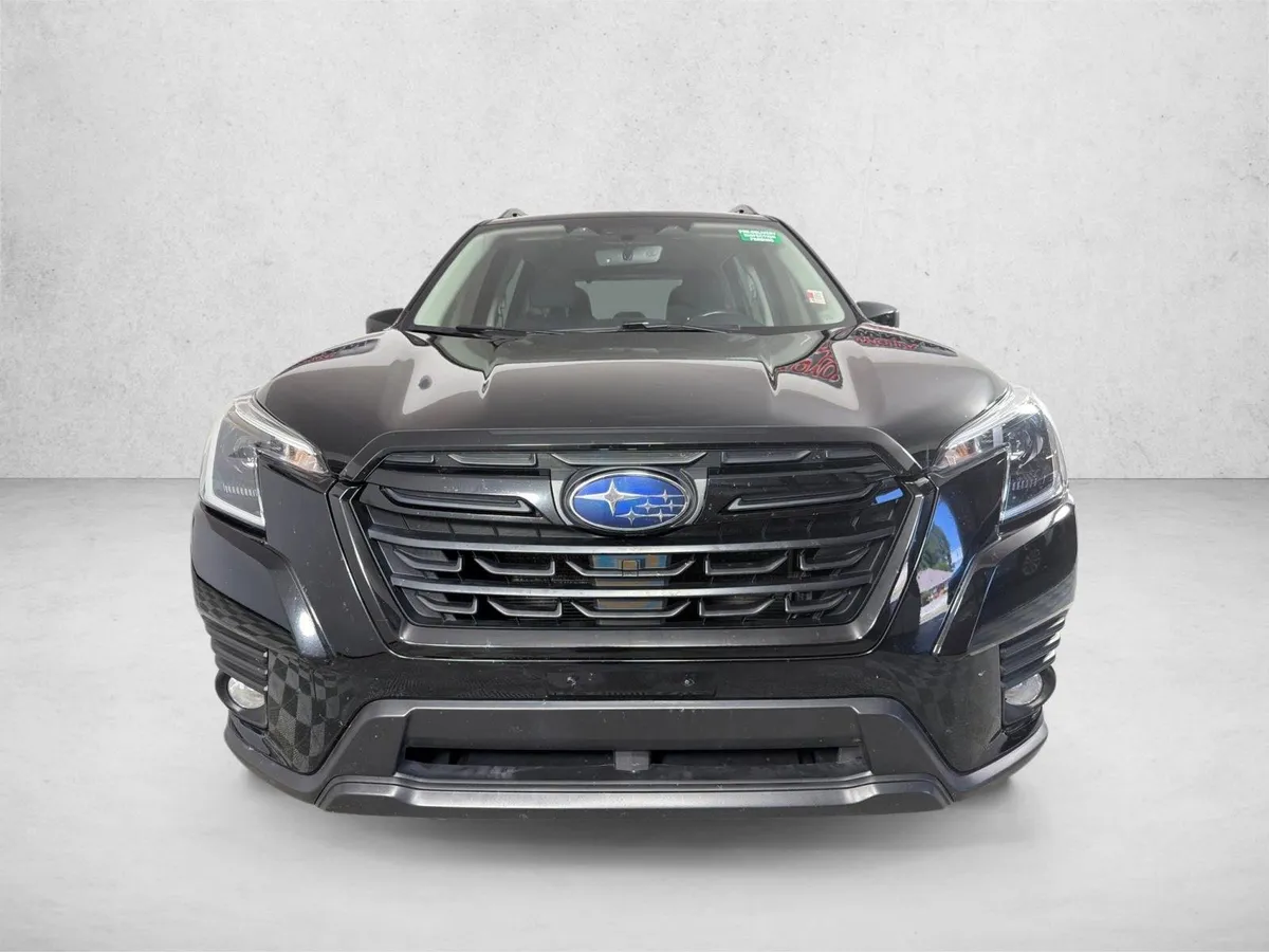 2023 Subaru Forester Premium thumbnail 9