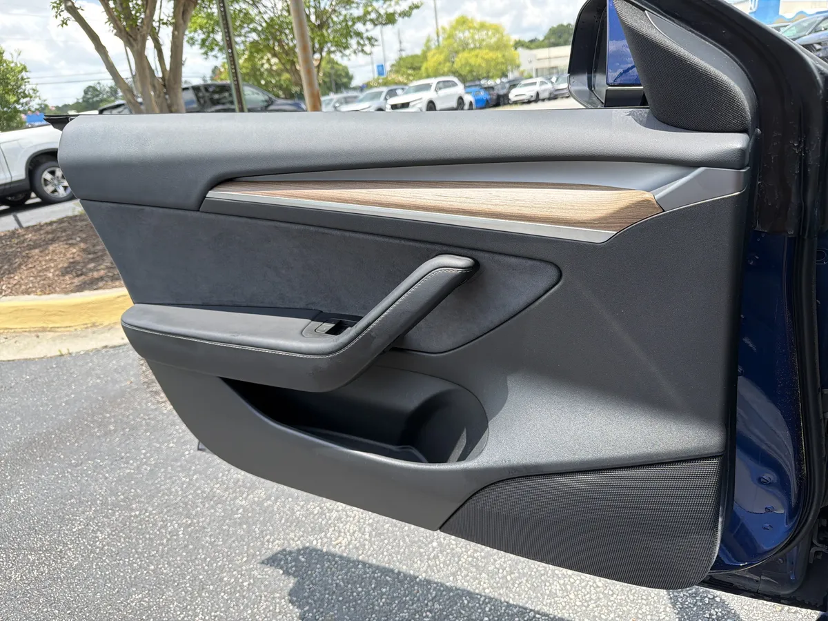 2023 Tesla Model 3 Performance thumbnail 11