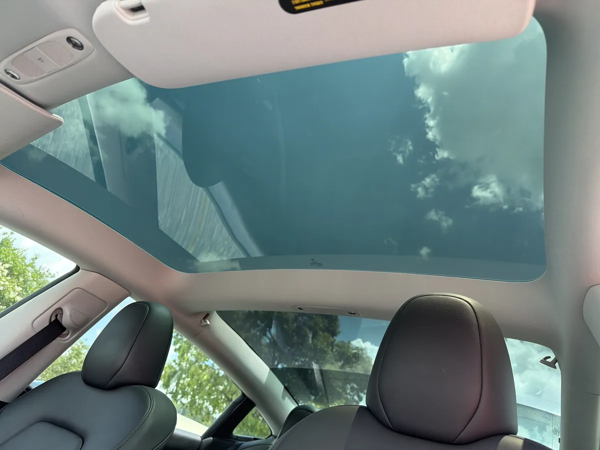 2023 Tesla Model 3 Performance thumbnail 12