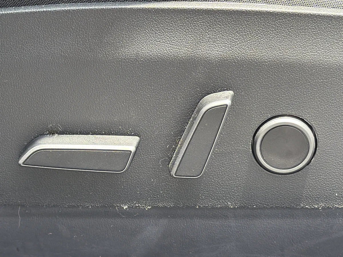 2023 Tesla Model 3 Performance thumbnail 14