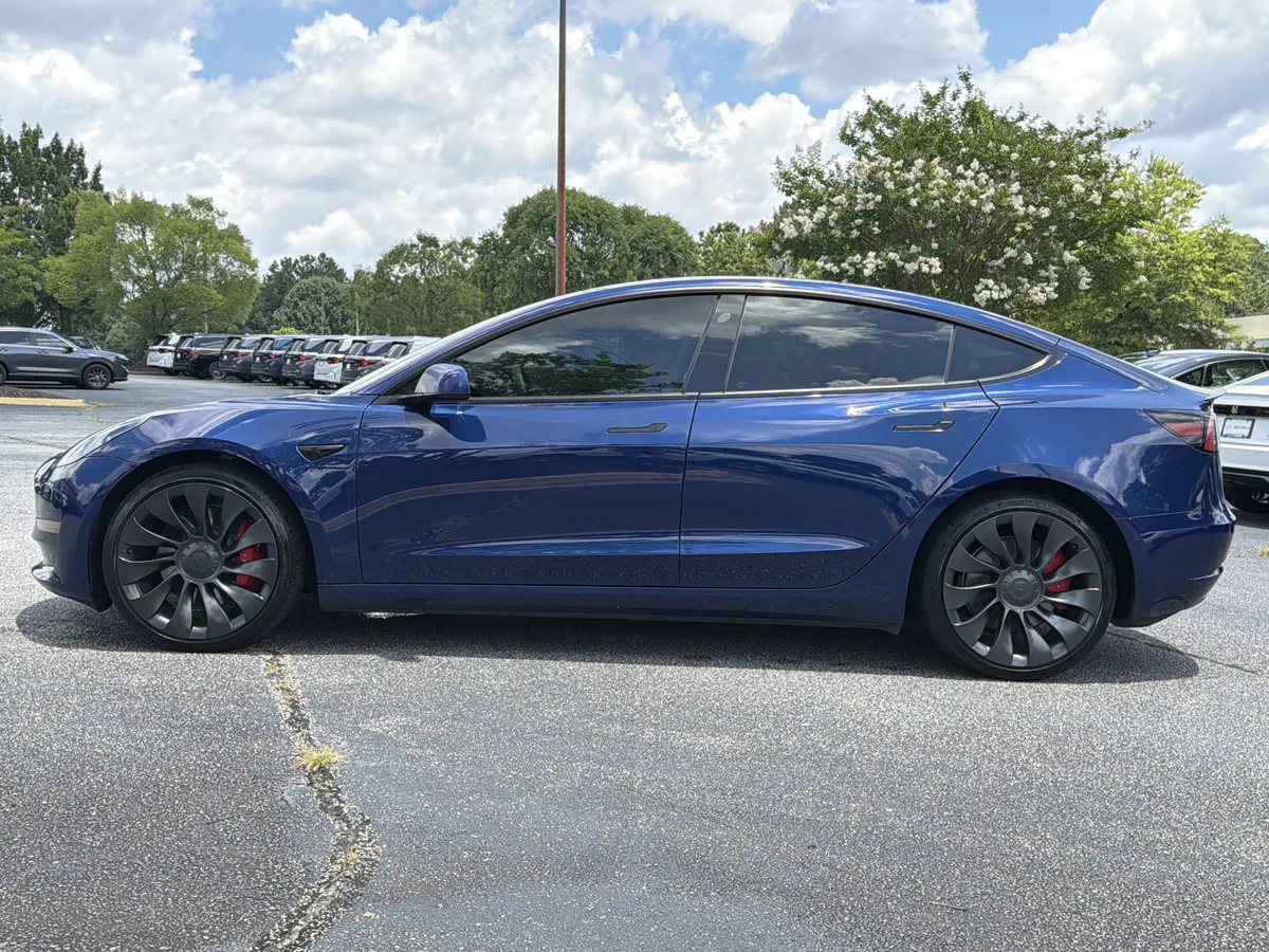 2023 Tesla Model 3 Performance thumbnail 18