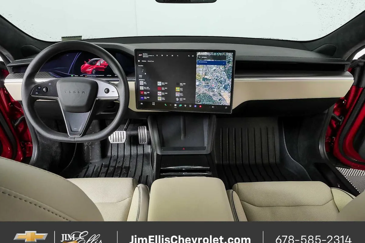 2023 Tesla Model S Plaid Tri Motor All-Wheel Drive thumbnail 18