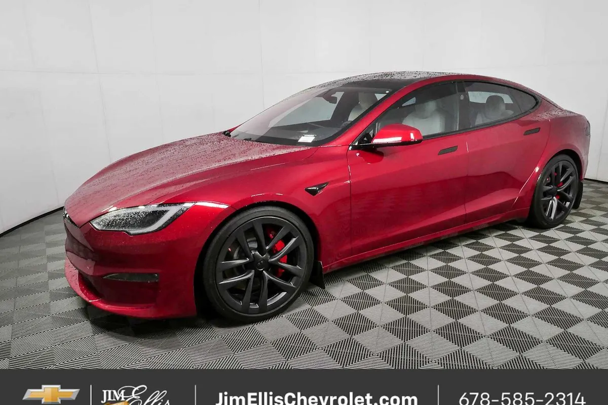 2023 Tesla Model S Plaid Tri Motor All-Wheel Drive thumbnail 28