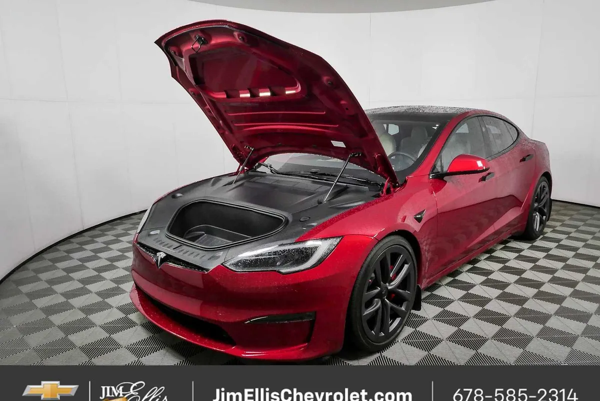 2023 Tesla Model S Plaid Tri Motor All-Wheel Drive thumbnail 34