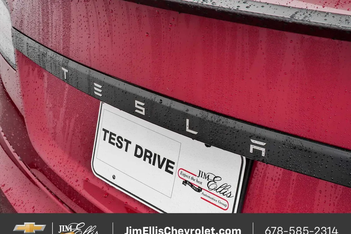 2023 Tesla Model S Plaid Tri Motor All-Wheel Drive thumbnail 37