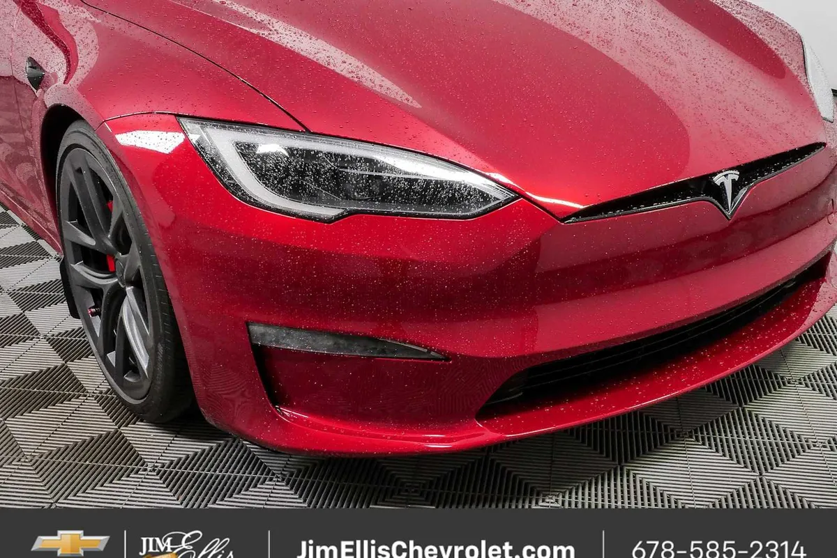2023 Tesla Model S Plaid Tri Motor All-Wheel Drive thumbnail 38