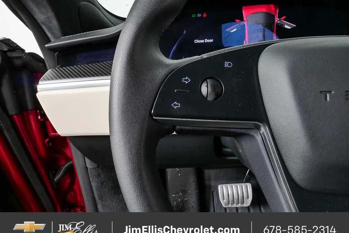 2023 Tesla Model S Plaid Tri Motor All-Wheel Drive thumbnail 9
