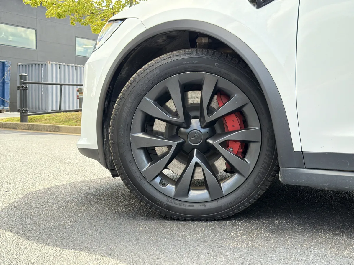 2023 Tesla Model X Plaid thumbnail 16