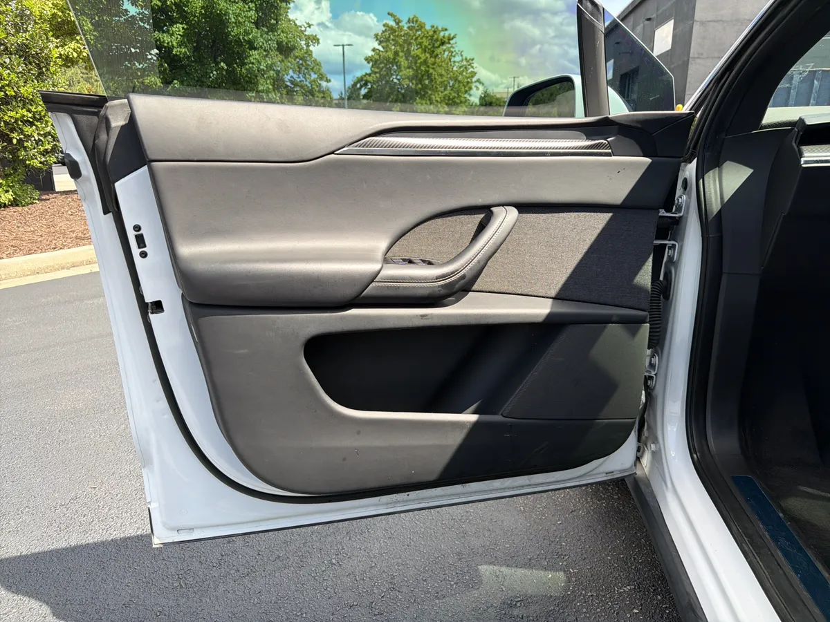 2023 Tesla Model X Plaid thumbnail 19