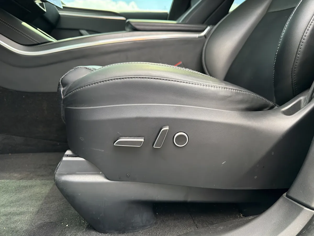 2023 Tesla Model X Plaid thumbnail 20