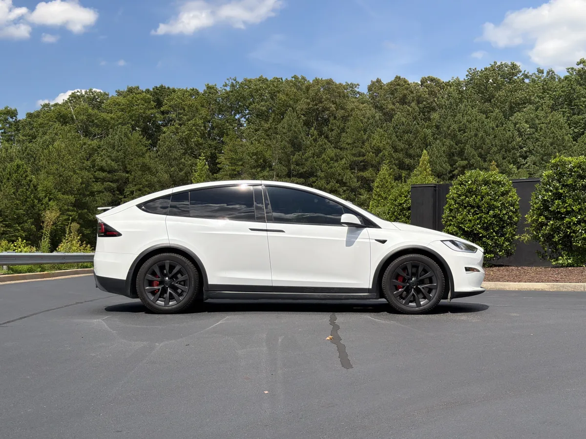 2023 Tesla Model X Plaid thumbnail 4