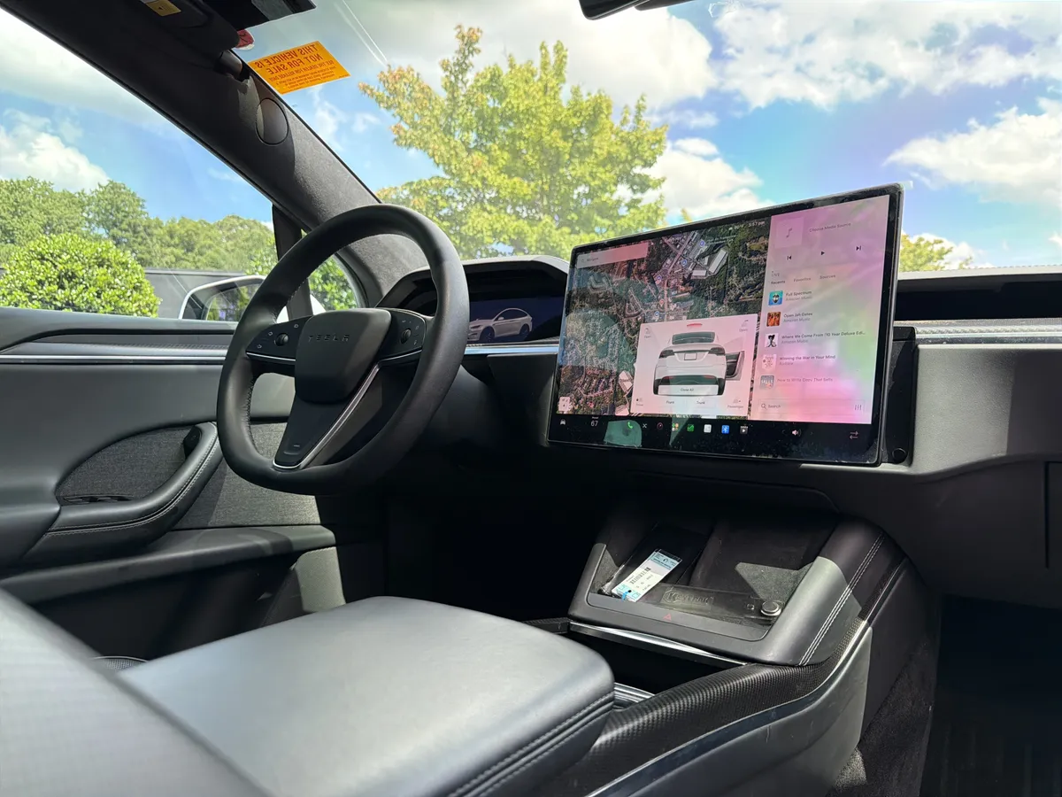 2023 Tesla Model X Plaid thumbnail 5