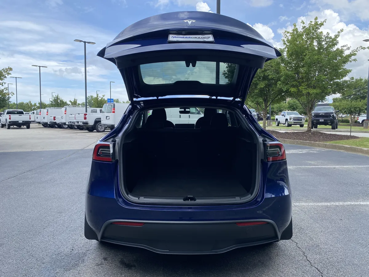 2023 Tesla Model Y Long Range thumbnail 11