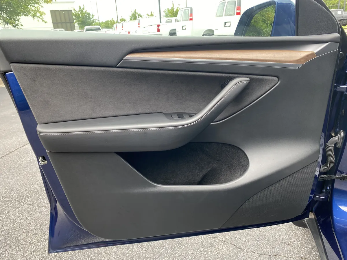 2023 Tesla Model Y Long Range thumbnail 15